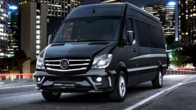 Mobil Van Mercy milik Mantan Menteri Pertanian.