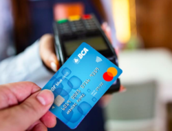 Nasabah BCA Wajib Bayar Biaya Administrasi Tarik Tunai EDC