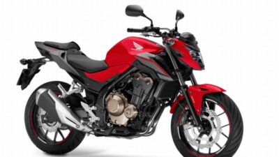 Honda CB500F.