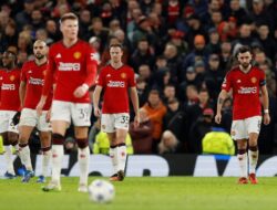 Rio Ferdinand Meragukan Peluang Kemenangan Manchester United melawan Manchester City di Final Piala FA