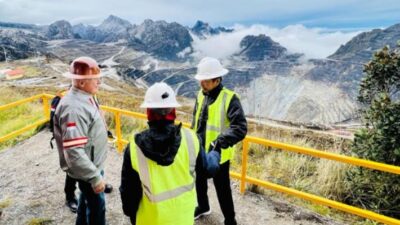 Jokowi Perpanjang Izin Freeport hingga Cadangan Habis.