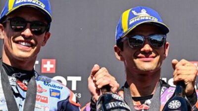 Marc Marquez bersama Jorge Martin.