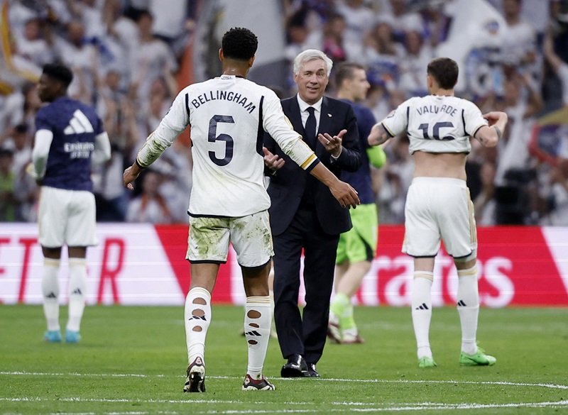 Carlo Ancelotti menyebut ada pihak-pihak yang tak senang Real Madrid juara Liga Spanyol 2023-2024.