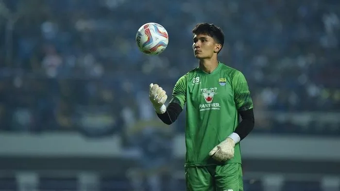 Kiper Persib Bandung, Kevin Ray Mendoza.