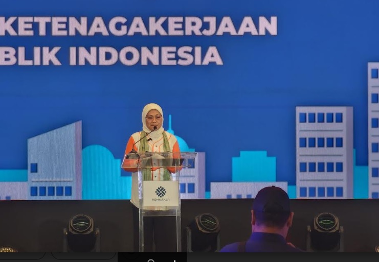 Menaker minta pengusaha beri sertifikat peserta magang.