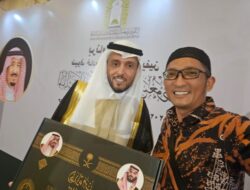 Hendri Septa Bersama 50 WNI Lainnya Dilepas untuk Ibadah Haji