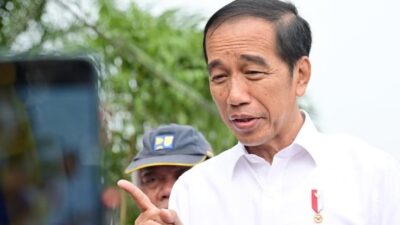 Jokowi perbaiki 10 ruas jalan di Riau.