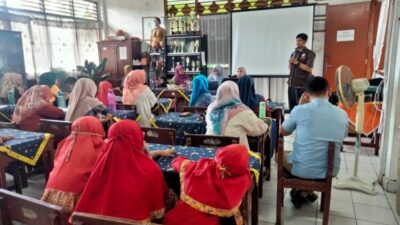 BPBD Kota Padang memberikan pengarahan dan materi terkait mitigasi bencana ke sekolah yang berada di zona merah.