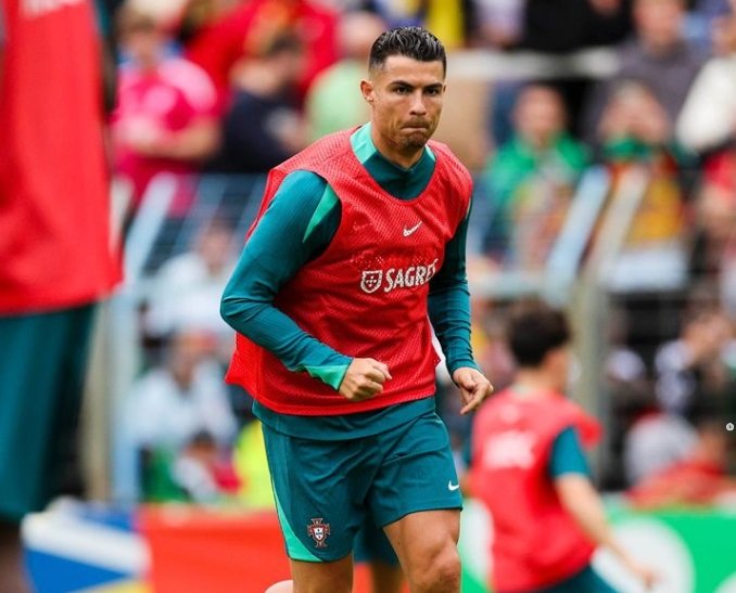 Cristiano Ronaldo di sesi latihan Timnas Portugal jelang Euro 2024.
