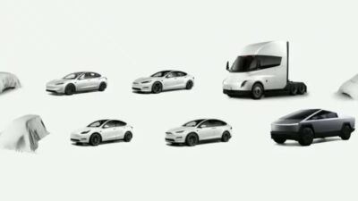 Pembaruan Produk Tesla, Musk Tunjukkan Siluet Kendaraan Baru