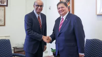 Menko Airlangga Bertemu Sejumlah Pimpinan Singapura.