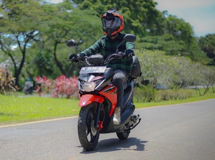 Hindari bahaya saat berkendara, ini tips praktis rem motor.