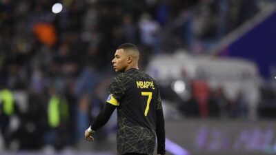 Kylian Mbappe resmi gabung Real Madrid.