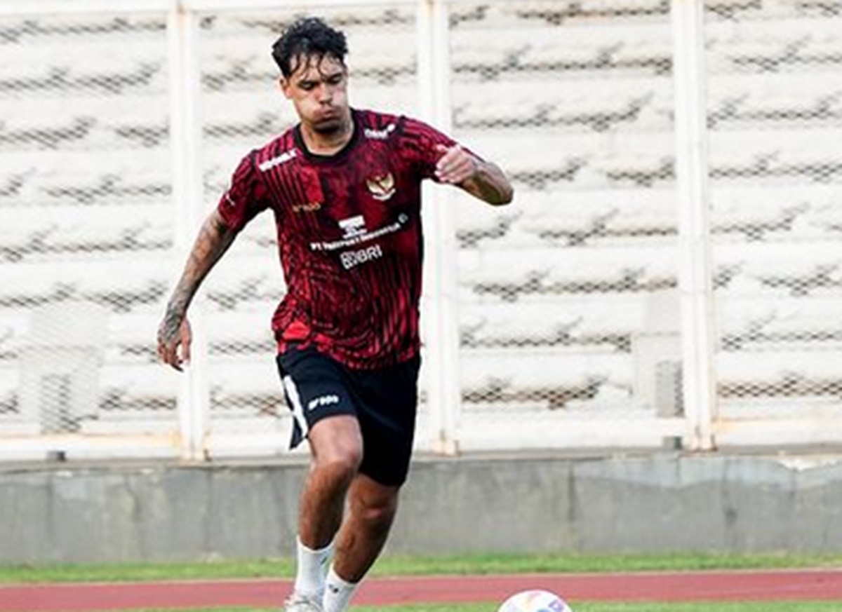 Shayne Pattynama kala membela Timnas Indonesia.