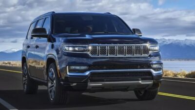 Stellantis recall 1,16 juta mobil di Amerika Utara gara-gara kamera mundur bermasalah.