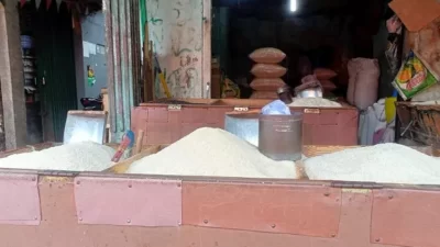 Harga Beras Premium Naik.