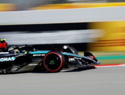 Hamilton Geser Verstappen, Tercepat di Sesi Latihan Bebas Kedua GP Spanyol