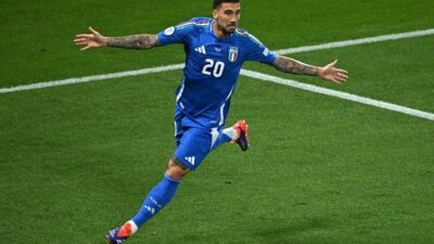 Zaccagni Selamatkan Italia