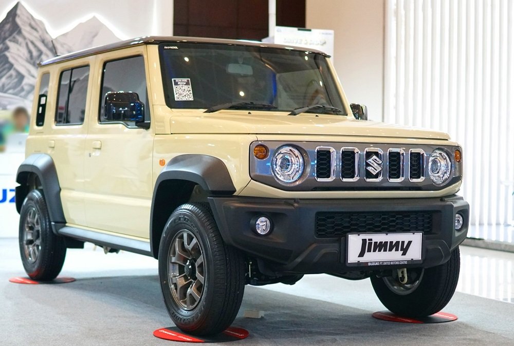 Suzuki Jimny 5 Pintu dan Ertiga Hybrid Cruise mejeng di IIMS 2024 Surabaya.