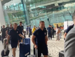 Jelang Duel Krusial, Timnas Irak Tiba di Jakarta dengan Senyum Lebar