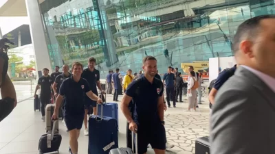 Timnas Irak tiba di Bandara Soetta jelang melawan Timnas Indonesia di Kualifikasi Piala Dunia 2026.