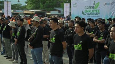 Mahyeldi Dorong Kesadaran Lingkungan Lewat Aksi Bersih Pantai PLN Sumbar