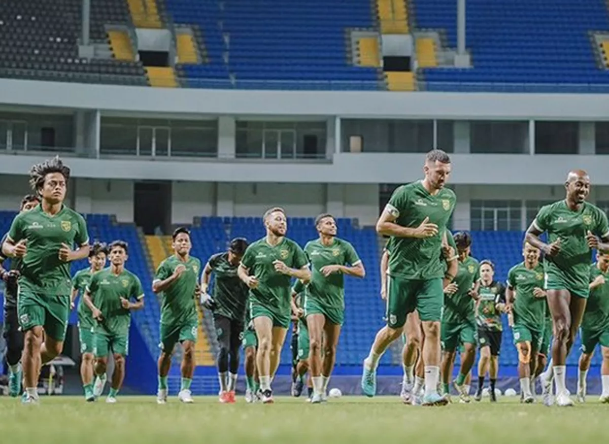 Para pemain Persebaya Surabaya kala berlaga.