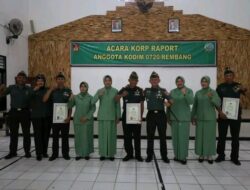 Dandim 0720 Rembang Sematkan Korps Raport Kepada Anggota