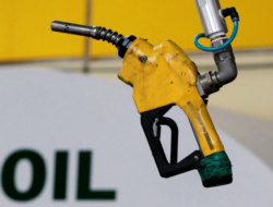 Stasiun Pengisian Shell dan BP AKR Turunkan Harga BBM