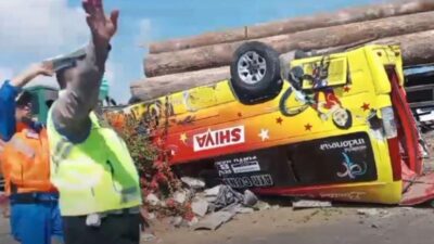 Minibus Alumni SMP Bojonegoro Kecelakaan di Tol Gresik, 2 Tewas