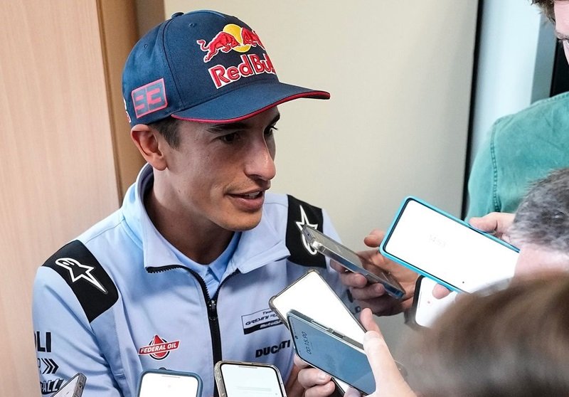 Marc Marquez kesal dengan mantan temannya di Honda, Stefan Bradl, pada MotoGP Jerman 2024.