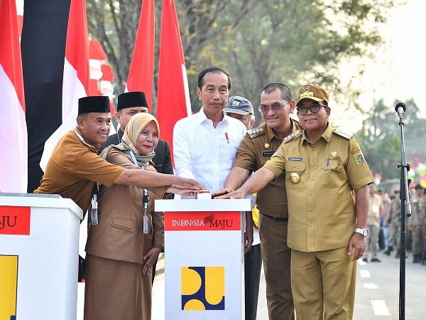 Presiden Jokowi Resmikan Infrastuktur.