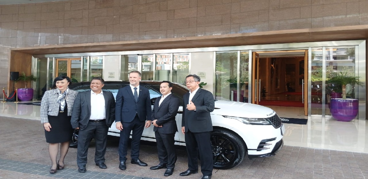 Ketka Range Rover jadi mobil antar jemput tamu hotel