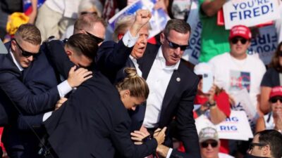 Mantan Presiden AS Donald Trump Ditembak saat Berkampanye di Buttler, Pennsylvania AS.