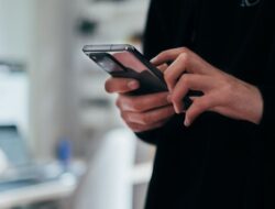 Eton College Terapkan Aturan Baru soal Penggunaan Ponsel di Asrama