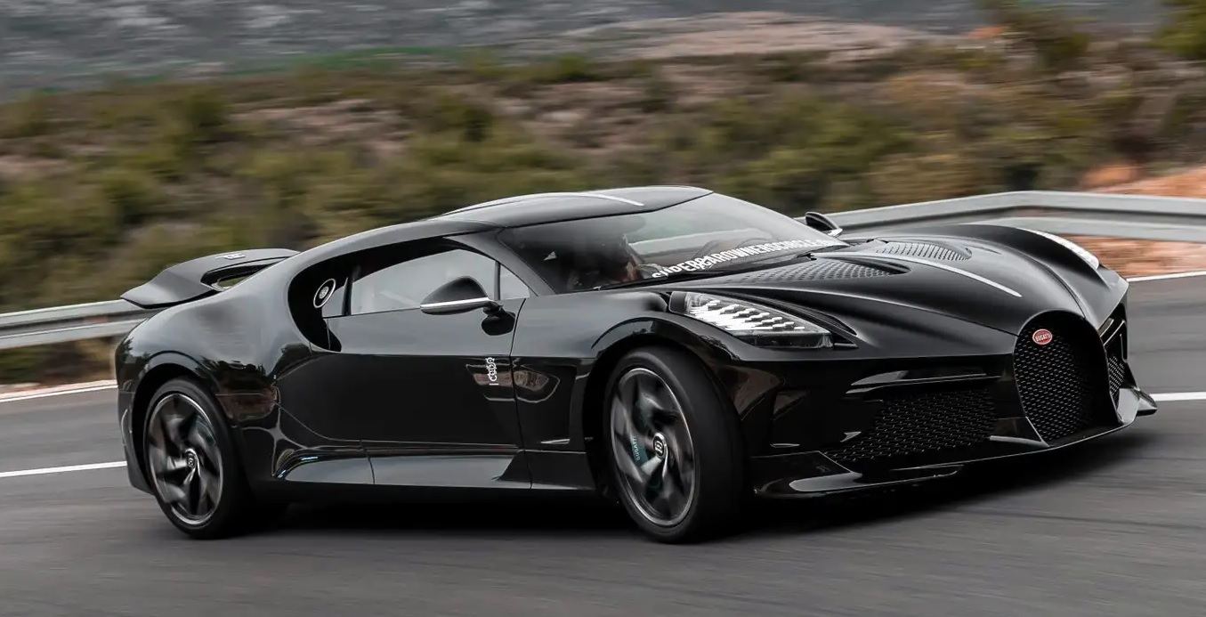 Harga Bugatti La Voiture Noire selalu membuat orang penasaran karena mencapai ratusan miliar.