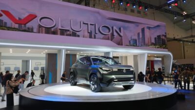 Suzuki memamerkan mobil listrik konsepnya yakni eVX pada gelaran GIIAS 2024 di ICE BSD City, Tangerang, Rabu (17/7/2024).