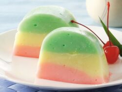 Bikin Puding Roti Rainbow dengan Pewarna Makanan, Ini Resepnya