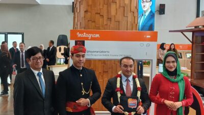 Pejabat Azerbaijan kunjungi mal pelayanan publik Jakarta .