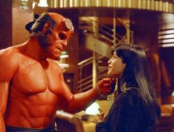 Ron Perlman Beraksi sebagai Hellboy di Bioskop Trans TV