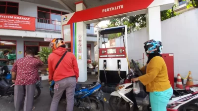 Harga bbm subsidi tidak naik.