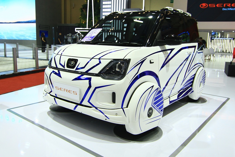 Mobil modifikasi Seres E1 unjuk gigi di GIIAS 2024.