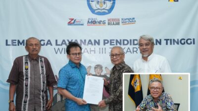 Penyerahan Surat Keputusan Mendikbudristek kepada STT Pekerjaan Umum di Jakarta, Rabu (10/7). Insert: Ketua STT Pekerjaan Umum, Arie Setiadi Moerwanto.