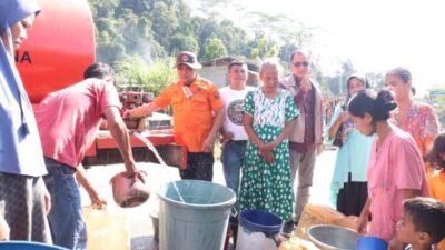 Kekeringan di Padang, BPBD Distribusikan Air Bersih ke Wilayah Terpencil