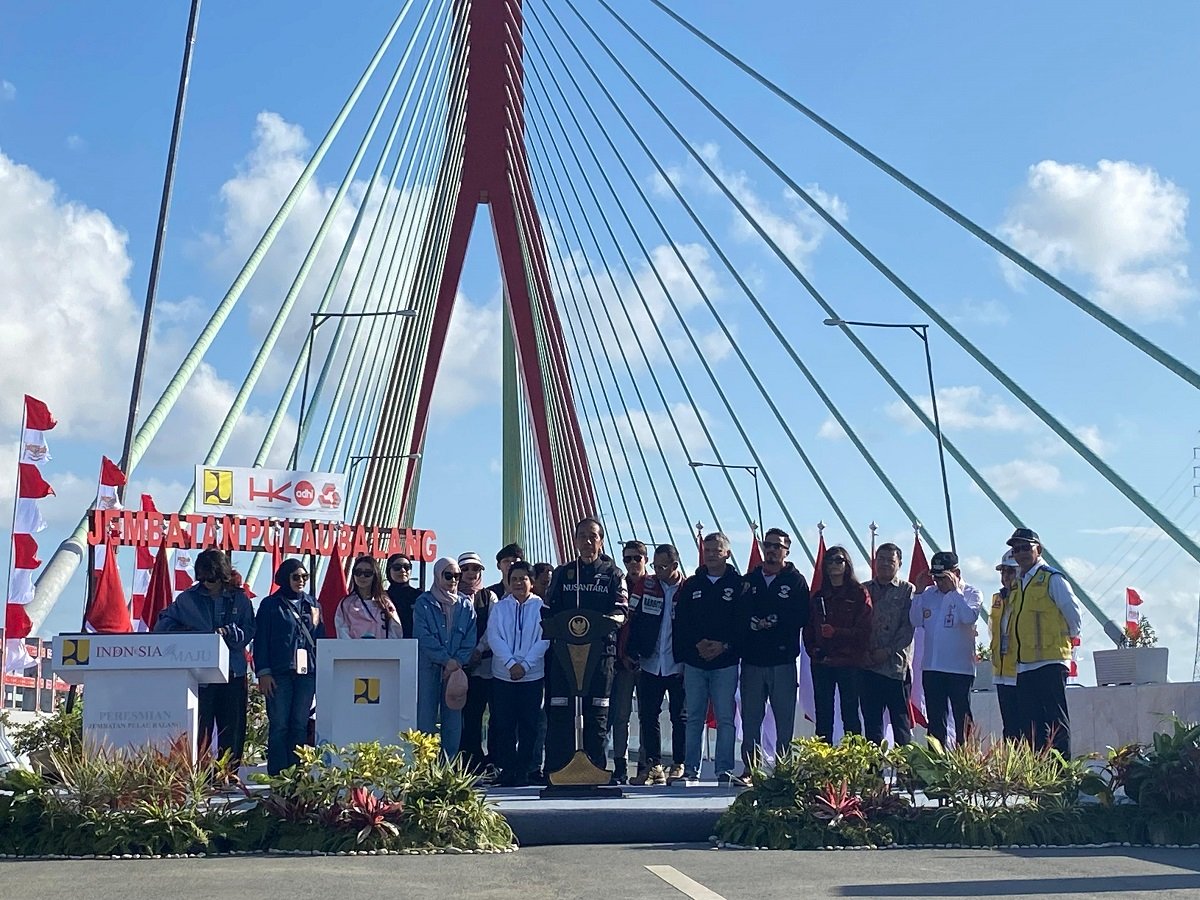 Presiden Jokowi Resmikan Jembatan Pulau Balang.
