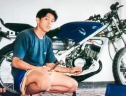 Ariel Noah Bagikan Cerita Bersama Suzuki RGR 150 di Media Sosial