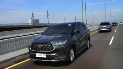 Kijang Innova Zenix, Mobil Elektrifikasi Terbaru Toyota dengan Jarak Tempuh 1.241 Kilometer