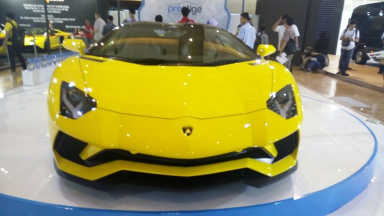 Segini harga mobil Lamborghini yang beredar di Indonesia.