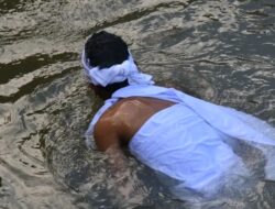 Maambiak Tanah Pertanda Dimulai Prosesi Pesona Budaya Tabuik Piaman Tahun 2024