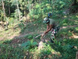 Sinergitas TNI Bersama Warga Dalam Pembangunan Talut, Butuh Banyak Batu Belah